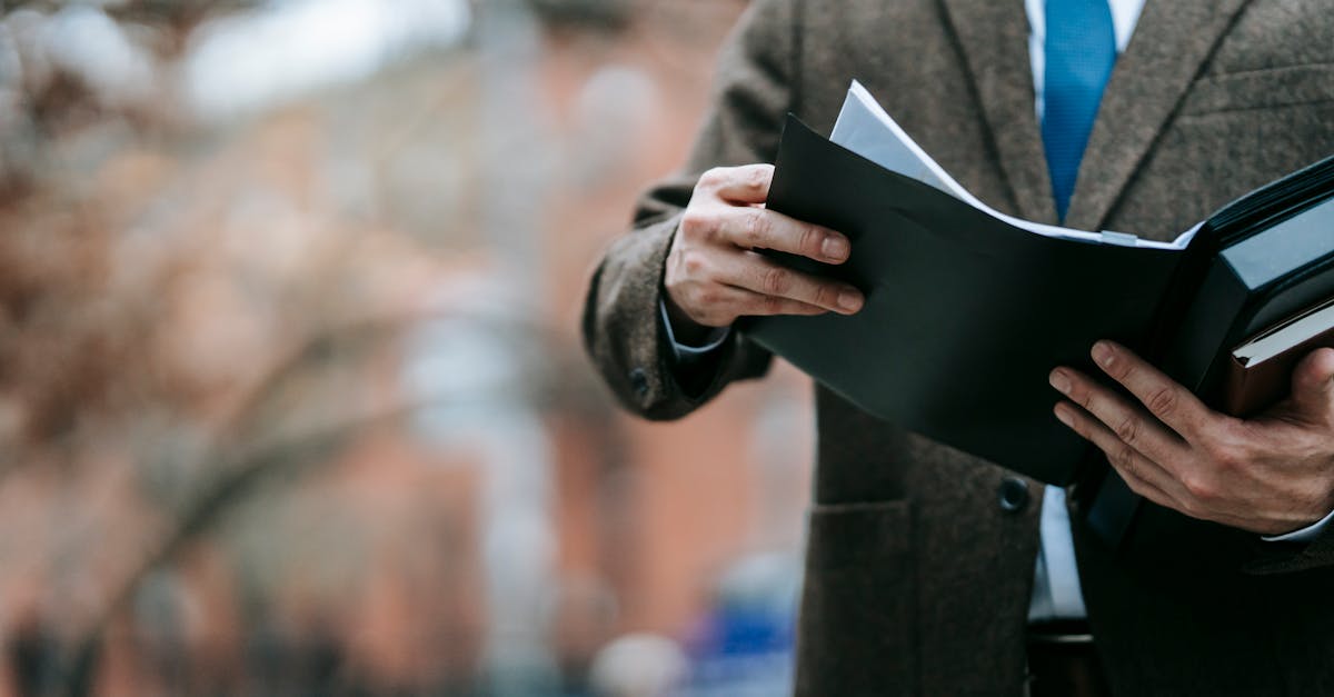 Bảo Vệ Thương Hiệu Khỏi Hàng Giả, Hàng Nhái: Quyền Lợi Và Biện Pháp Pháp Lý Tại Việt Nam