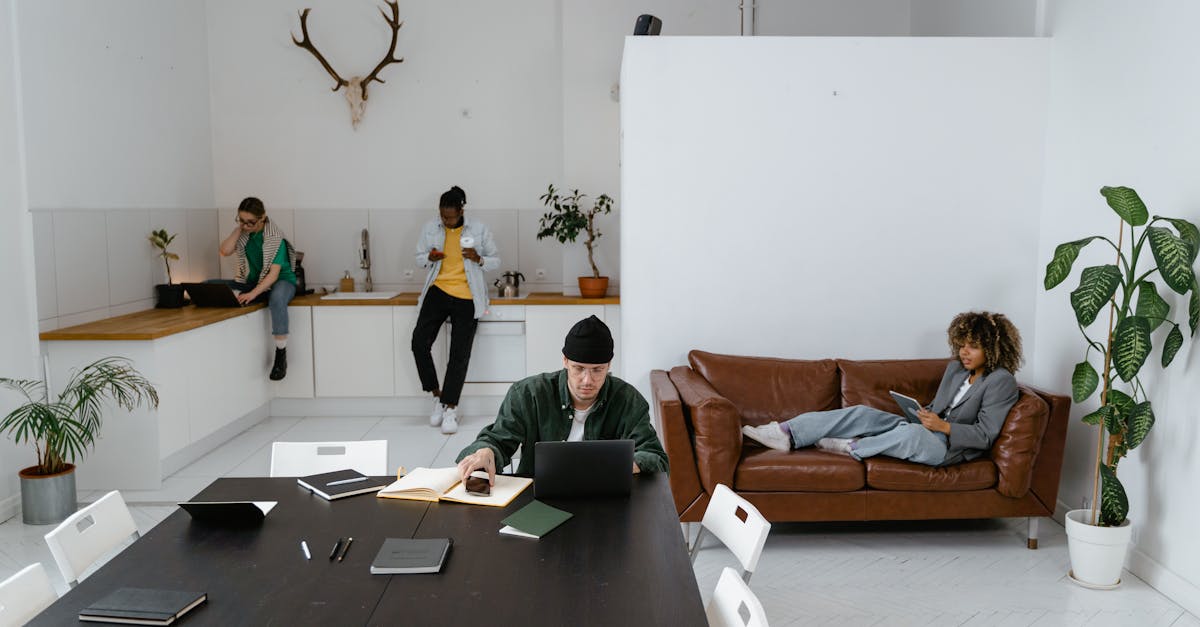 Quản Lý Danh Mục Nhãn Hiệu Theo Từng Giai Đoạn Tăng Trưởng: Doanh Nghiệp 5 Tỷ Và 500 Tỷ Nên Đầu Tư Khác Nhau Như Thế Nào